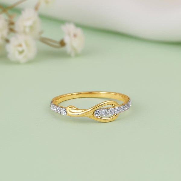 Gold Regal Rise Lab Grown Diamond Ring